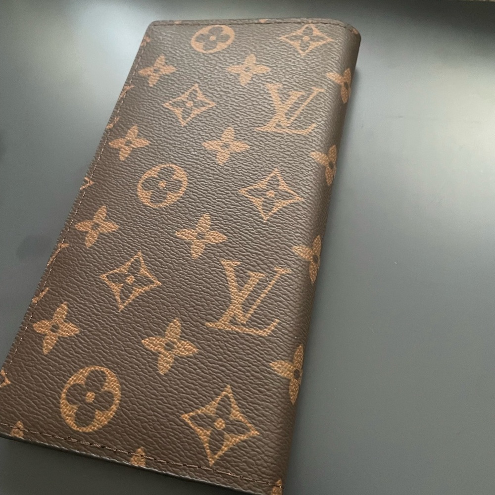 LV. Monogram wallet.